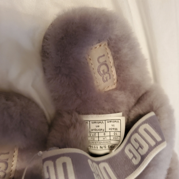Ugg Light Gray Fuzzy Shearling Lined Slippers 1116636t Toddler Girls - Picture 6 of 7